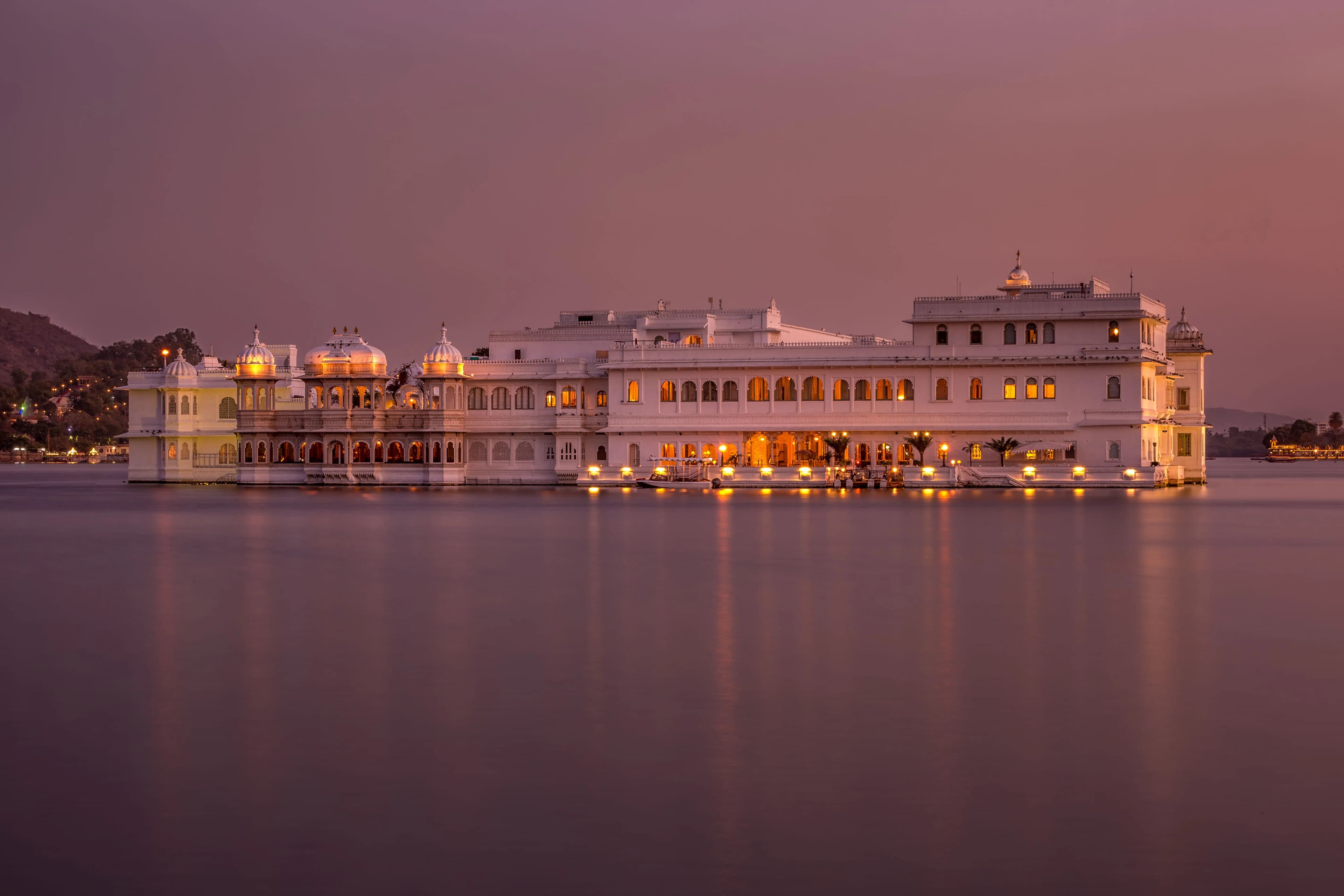 Luxury palace hotel overlooking Lake Pichola in Udaipur, Rajasthan
